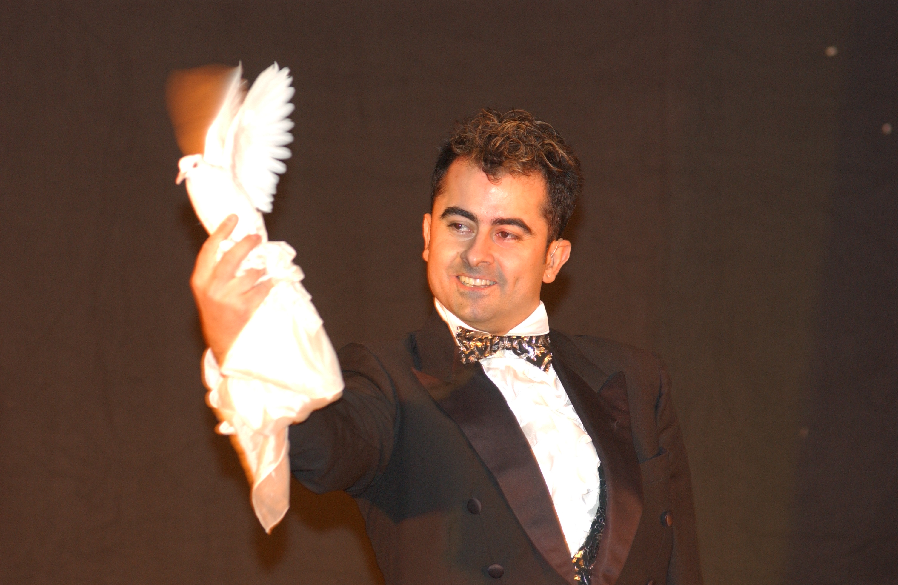 Magician-for-adult-parties